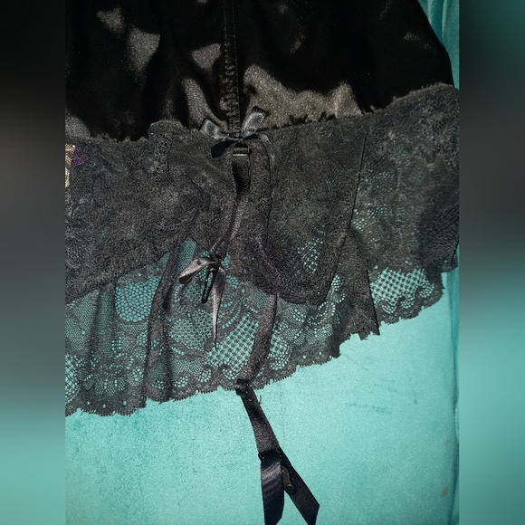 Cacique Black Chemise with Lace Trim - Picture 10 of 11